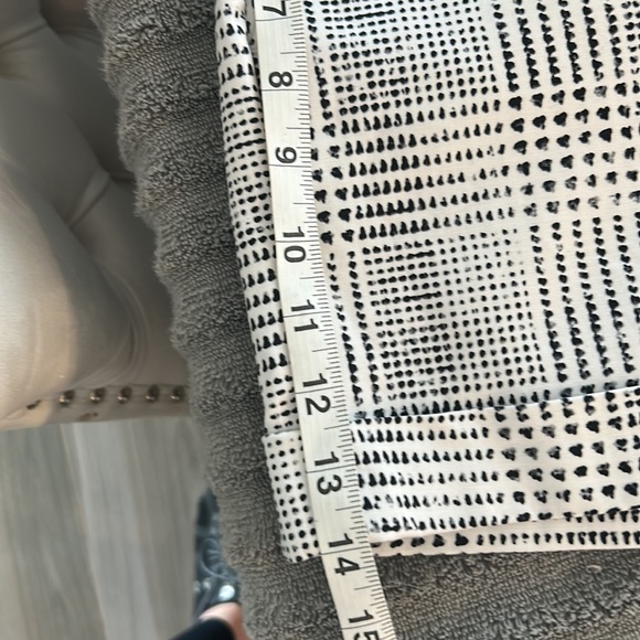 Apt 9 shorts - Picture 3 of 5